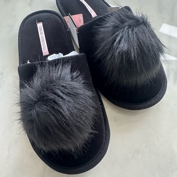 NWT Victoria’s Secret Black Velour Pom Pom Slippers - Picture 4 of 6